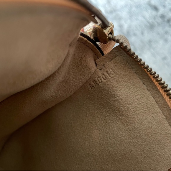 SOLD - Louis Vuitton Cherry Blossom Pochette Accessories - Picture 8 of 9